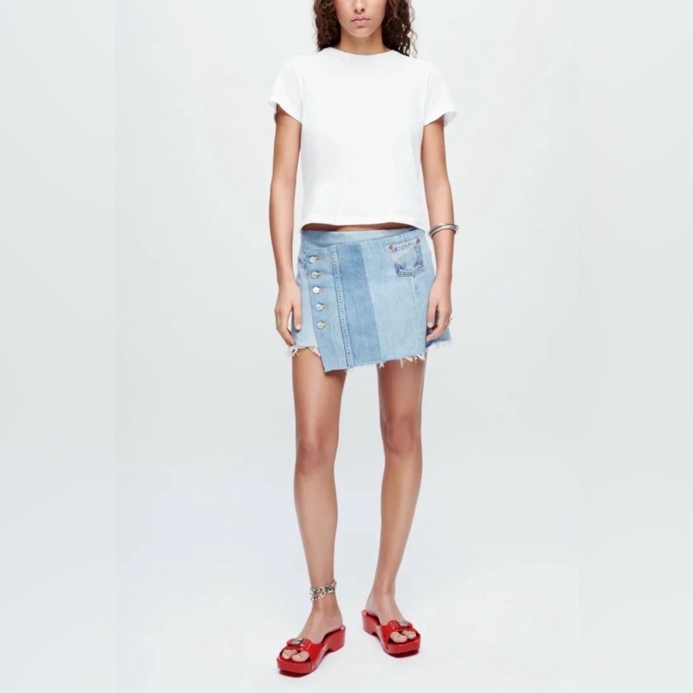 Re/Done Levi’s Wrap Mini Skirt in Indigo. Size 26